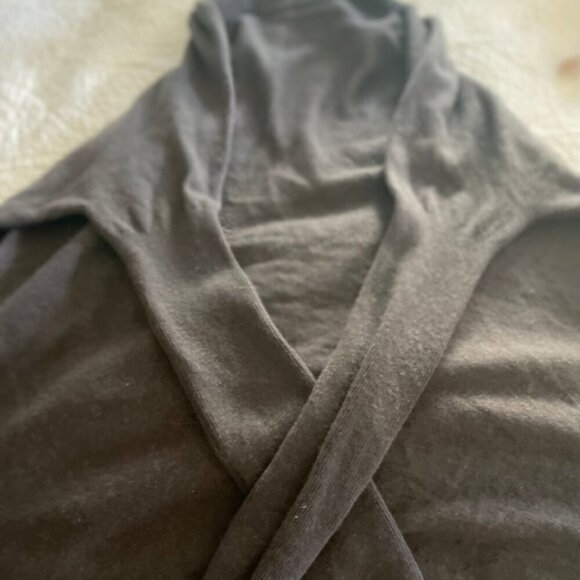 Garnet Hill Oversized Cashmere/Wool Turtleneck Sweater Brown XS - Picture 3 of 11